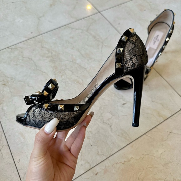 Valentino Black Patent Leather Rockstud Lace Design Sandals Heels 37.5 Brand NEW - Picture 2 of 8